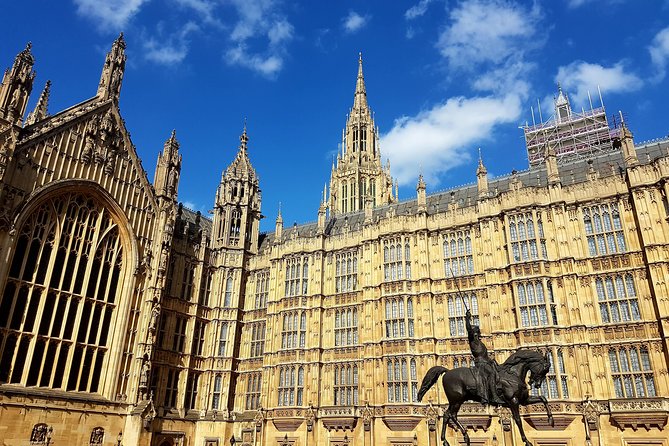 London: Buckingham Palace & Big Ben (& Westminster Abbey entry) - The guides are a major part of the experience