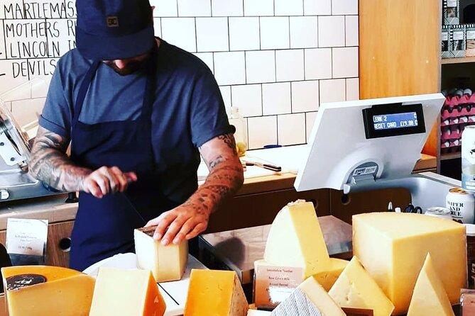 London Cheese Crawl & Walking Tour - The cheese menu and how much food you get
