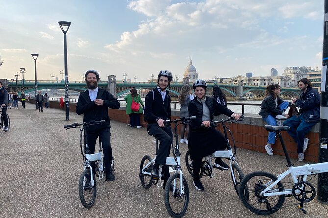 London E-Bike tour & Borough market - Buckingham Palace in a short royal stop