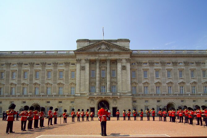 London Essential 2 hour introductory Walking Tour With a Londoner - What this London walk does well