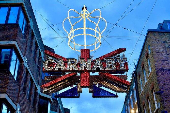 London Exclusive Christmas Lights Guided Tour by Black Cab - Why a private black cab works well in December