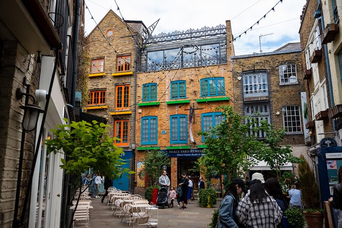 London Foodie Adventure:More than 10 dishes with Sherpa Food Tour - Indian street food on Charlotte Street