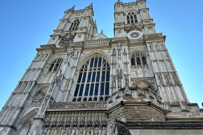 London for Kids Full Day with Westminster Abbey & Tower of London - Trafalgar Square and the move across London