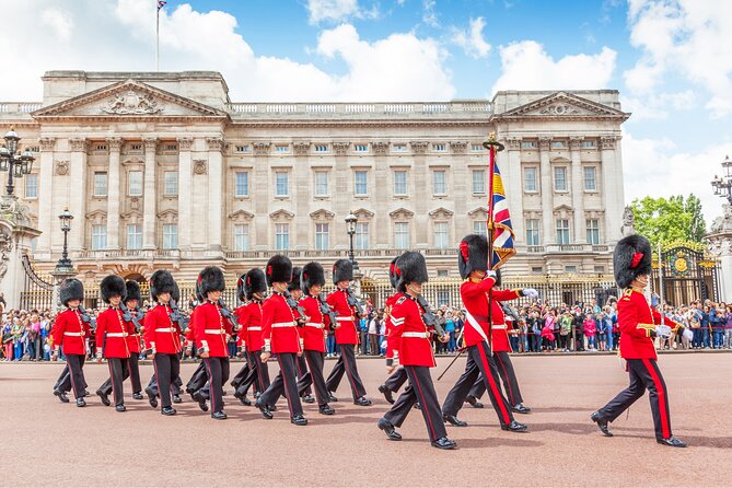 London Full-Day Private Tour with Westminster Abbey Tickets - Coffee, Trafalgar Square, and the royal route