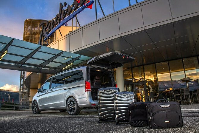 London Heathrow Airport (LHR) to Lincolnshire Luxury Transfers - Cost and value for a small group