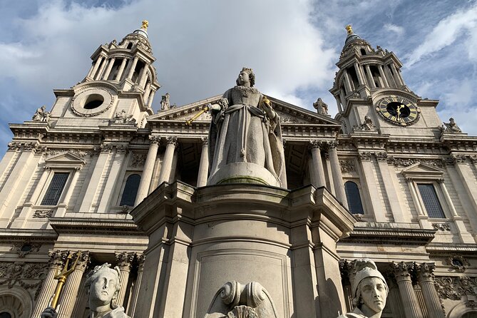 London Highlights Family-Friendly Walking Tour with Top Guide - Guide quality and family appeal