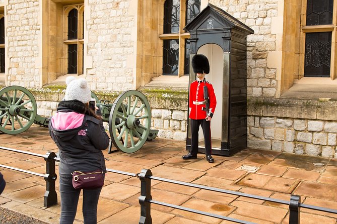 London In One Day Tour with River Cruise & London Eye Option - Exploring the Tower of London on your own