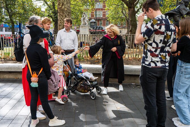 London: Interactive Harry Potter Walking Tour - Piccadilly Circus and a real filming location