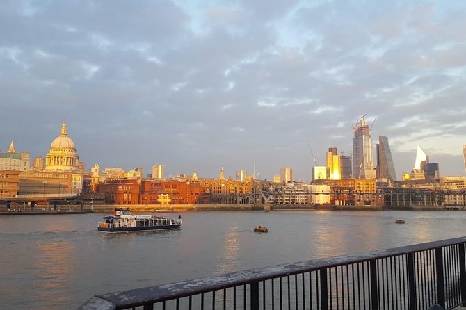 London Introduction Walking Tour - County Hall, the London Eye, and the Southbank