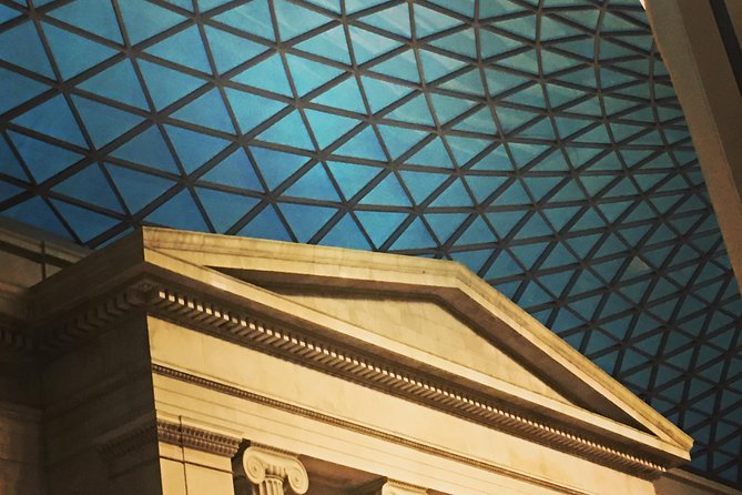London Introduction Walking Tour - Starting at Buckingham Palace and Canada Gate