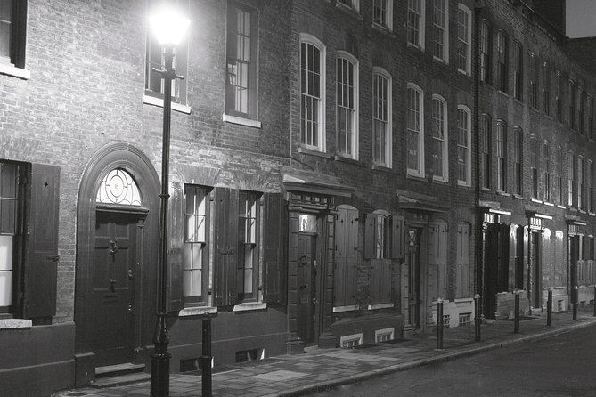 London Jack The Ripper Guided Walking Tour - Spitalfields Market and the opening case