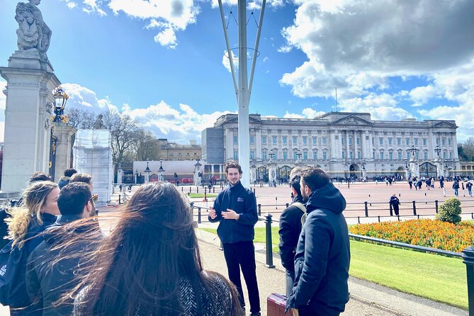 London: Landmarks Walking Tour - Starting with Trafalgar Square and Big Ben