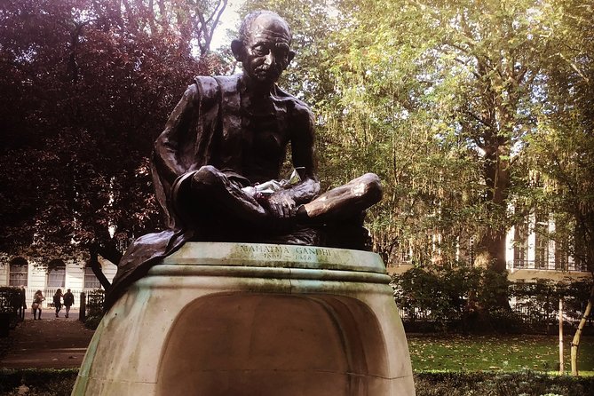 London Literary Private Walking Tour Of Bloomsbury - Tavistock Square’s Peace Garden
