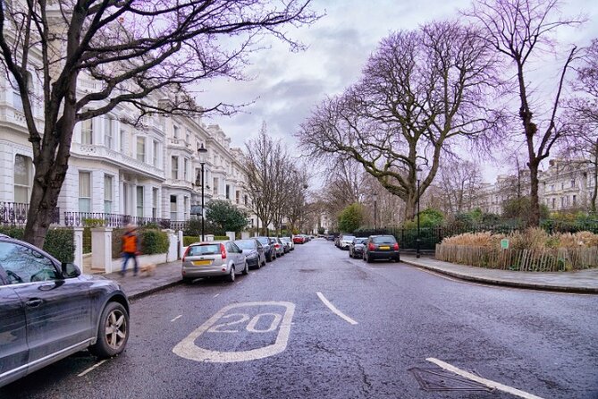 London: Notting Hill Self-Guided Walking Tour with an APP - Pembridge Road and the architecture between stops