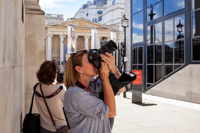 London Photography Tour - Private Tour - Leicester Square and Piccadilly Circus: people, statues, and city details