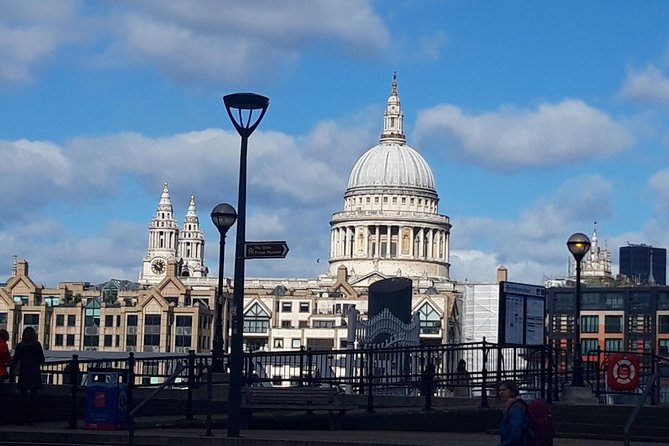 London Private Chauffeur Half-Day or Full-Day Vehicle Rental - Windsor, Salisbury, and Stonehenge in one day