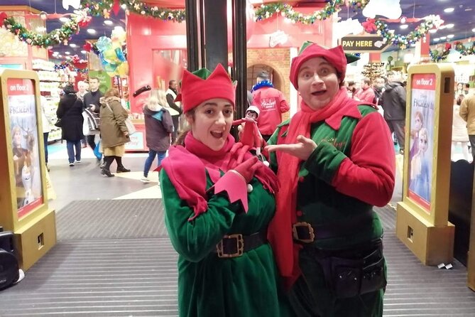 London Private Christmas Lights Taxi Tour with Pick Up - Covent Garden is the best place for a festive pause