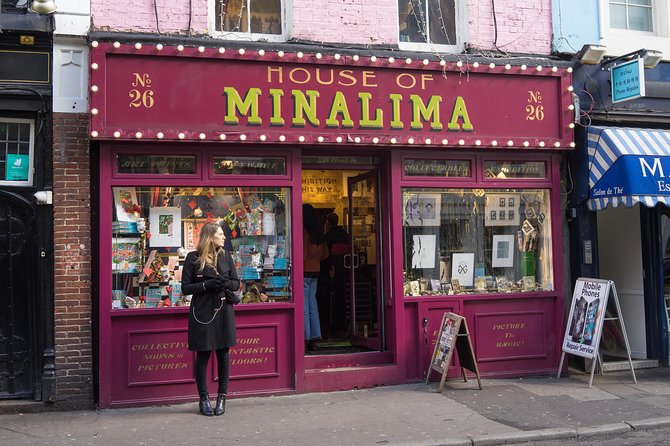 London Private Walking Tour: Notting Hill, Highlights & Markets - How the private format affects the experience
