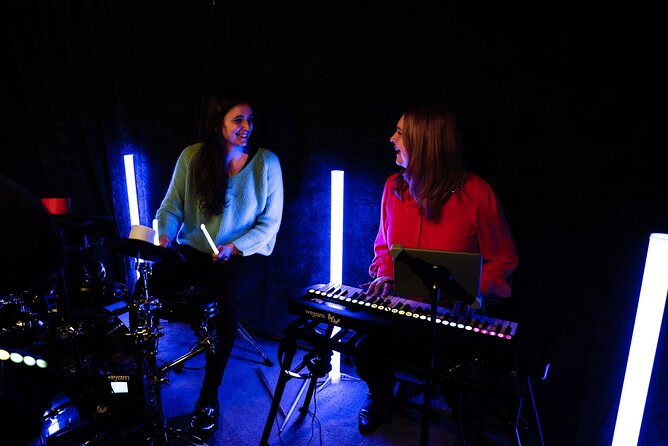 London: Rock On! Camden's Interactive Rockstar Experience - Playing familiar songs in short rounds