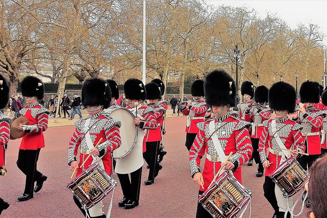 London Royal Highlights - Private Taxi Tour with Hotel Pickup - Westminster Abbey: a thousand years of ceremony