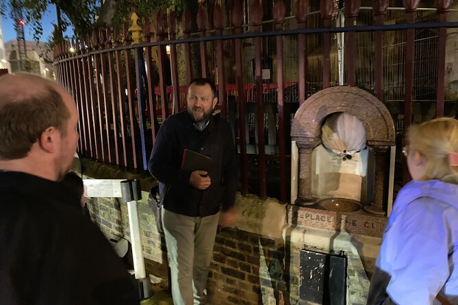 London's Ghosts & Gruesome Past Nighttime Walking Tour - Smithfield Market and the Brutality of Public Punishment