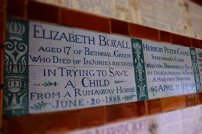London's Hidden Gems and Secret History Private Guided Tour - Guildhall and Roman London beneath the City