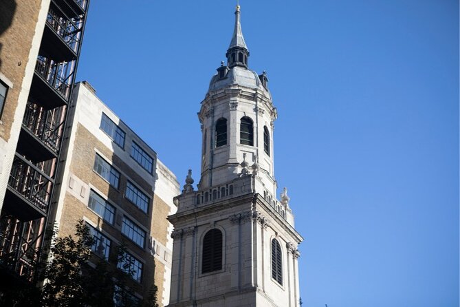London Self Guided City Tour With an App - Getting the app ready at Monument Station