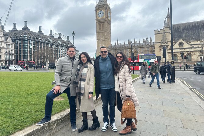 London Sightseeing Private Black Cab Tour with Hotel Pick Up - Trafalgar Square and the story behind Nelson’s Column