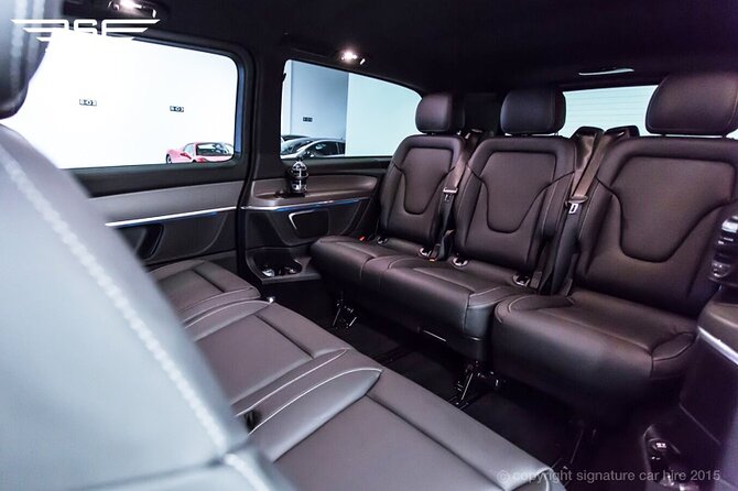 London sightseeing tour with a chauffeur driver - Buckingham Palace, Westminster, and Big Ben