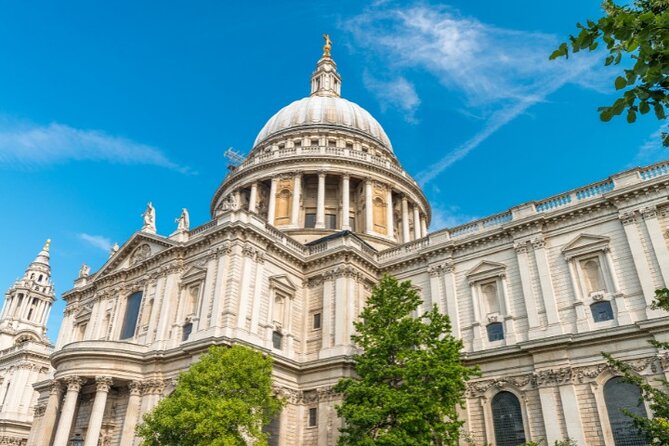 London Sightseeing Walking Tour with 30+ sights - The Tube ride and the political heart of London