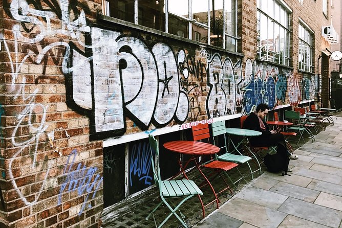 London Street Art Tour of the East End Semi-Private 12ppl Max - Meeting by the Kindertransport statue