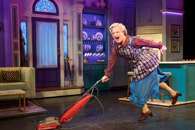 London Theatre: Mrs Doubtfire The Musical - Why the cast receives so much attention