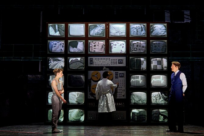 London Theatre: Stranger Things: The First Shadow - Is $60.12 good value?