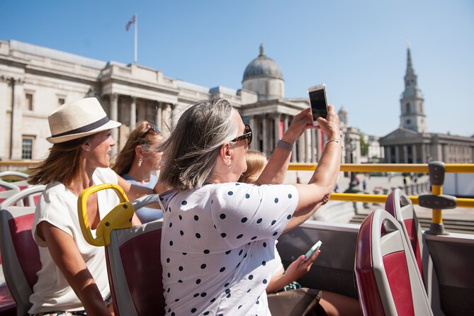 London Tootbus Hop-on Hop-off (Optional Thames Cruise) - The western route reaches Buckingham Palace and Kensington