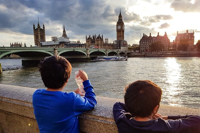 London Tootbus Kids Tour with Bespoke Live Guided Commentary - Parliament and Big Ben from the bus