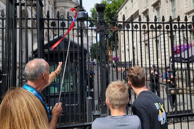 London Tour: Changing of the Guard, Westminster Abbey & Tower - Lunch in Trafalgar Square