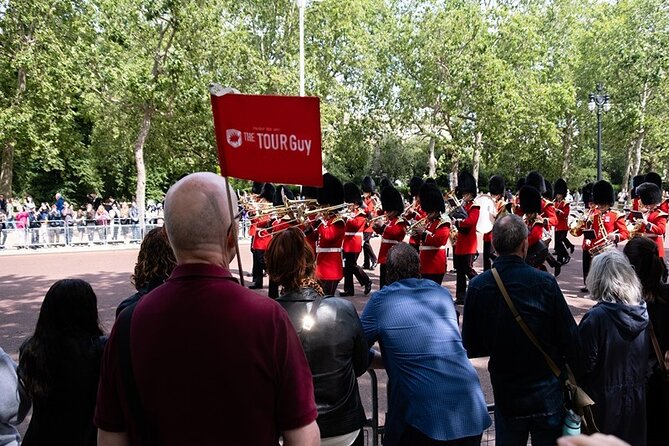 London Tour: Changing of the Guard, Westminster Abbey & Tower - A Thames cruise from Embankment to Tower Bridge