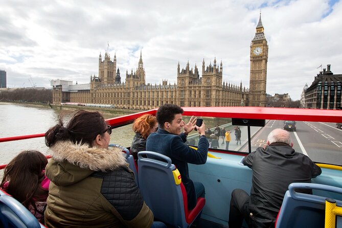 London Tour Hop-on Hop-off Bus with Optional Thames River cruise - What this London bus tour is really good at