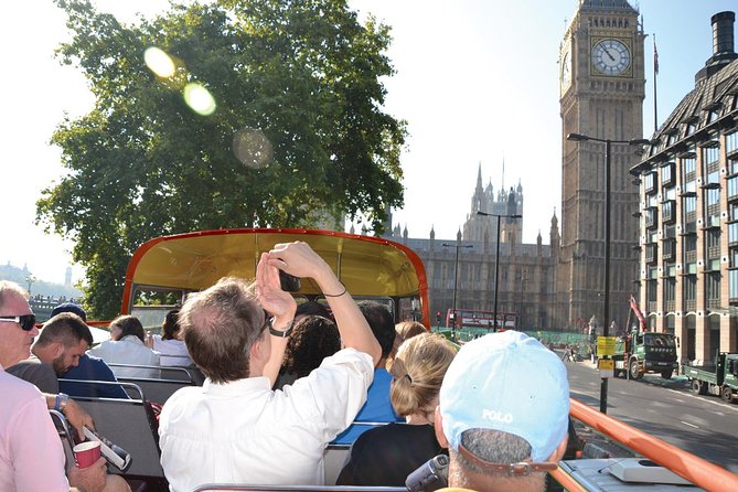London Vintage Bus Tour with Cream Tea at Harrods - The 45-minute Thames sightseeing cruise