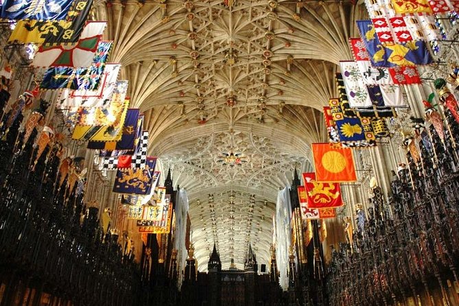 London, Windsor Castle, Hampton Court Palace with Free Snack Pack - St George’s Chapel and the royal burials