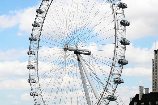 Lunch River Cruise on the Thames with 2-Course Meal - A fixed two-course lunch with mixed results