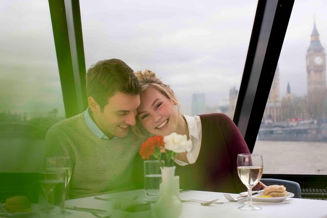 Lunch River Cruise on the Thames with 2-Course Meal - Commentary, seating, and the upper deck