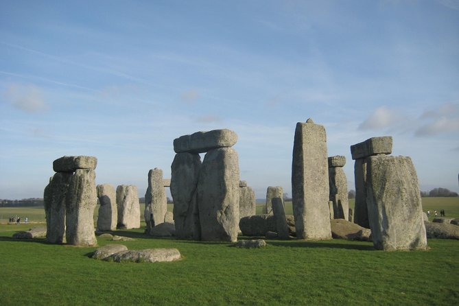 Luxury Private Vehicle Day Hire from & to London via Stonehenge & Windsor Castle - The midday transfer toward Windsor