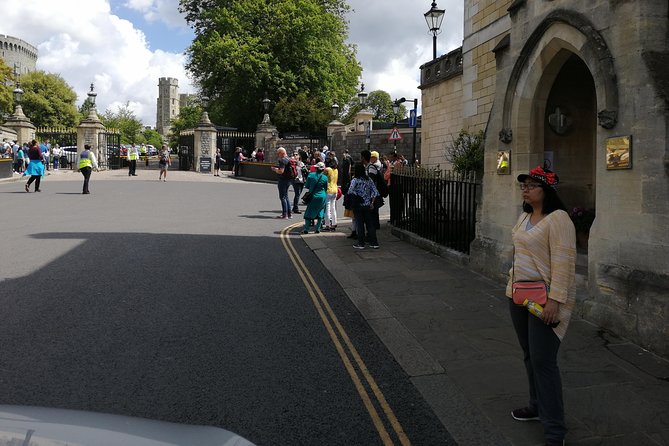 Luxury Private Vehicle Day Hire from & to London via Stonehenge & Windsor Castle - Stonehenge on Salisbury Plain