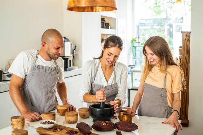 Make Your own Amazing Chocolate in Notting Hill - Starting with cacao, not candy