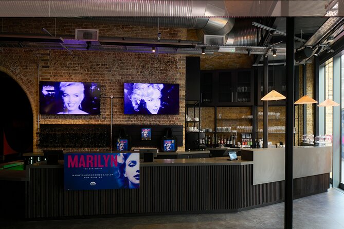 Marilyn: The Exhibition - Clothing and the replica question