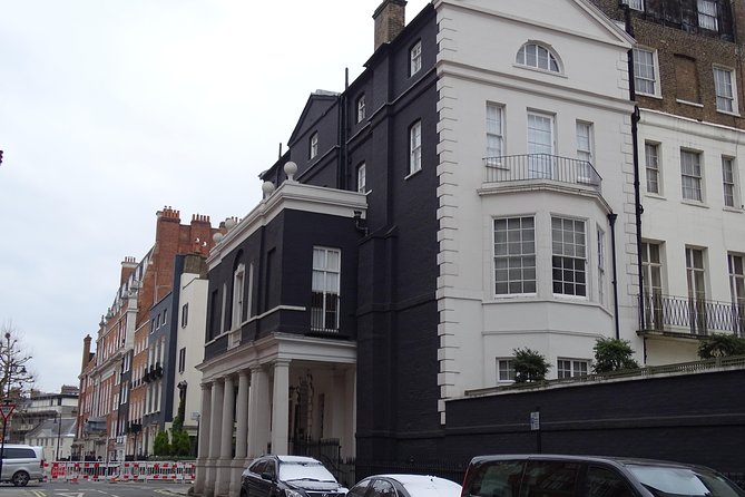 Mayfair, London's famous aristocratic village - Exclusive, Private Walking Tour - Burlington House and the Royal Academy of Arts