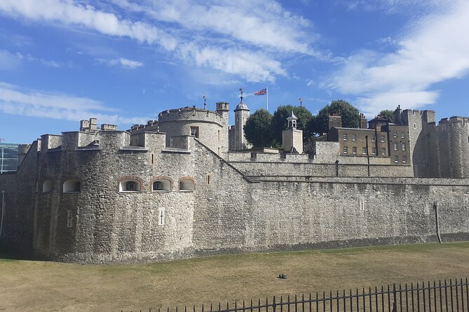 Medieval History Walking Tour from The Tower of London - London Bridge and Borough Market
