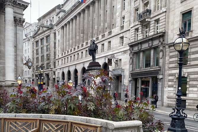 Money and Power in the City Sightseeing Tour - Starting near Emperor Trajan at 2 pm