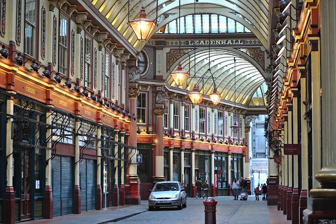 Movie Hot Spot Walking Tour of London - Bridget Jones in ordinary London streets
